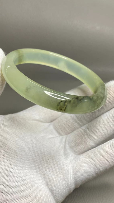 Gelang Lukisan Pemandangan Giok Cui Alami Ukuran 65-67mm Ukuran 66.6mm Lebar Sisi 12.7mm Giok adalah semua yang terjadi secara alami Pola acak termasuk pajak pengiriman