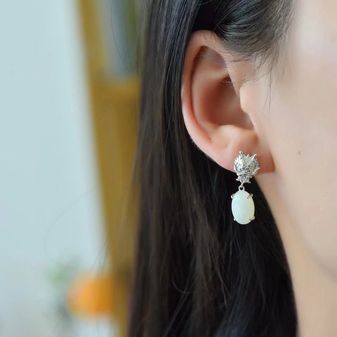Anting Giok Hetian Alami 2065 # diatur dalam 925 perak Ukuran 8 * 12mm Giok bersih dan halus dan hangat Termasuk pajak pengiriman.