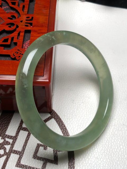 Gelang Gelang Kecantikan Gelang Giok Cui Jade High Ice Jade berminyak dan tembus cahaya dengan dasar berpendar Ukuran 63,5 × 11 × 9,5㎜ Giok terbentuk secara alami Pola dikemas secara acak termasuk pajak pengiriman