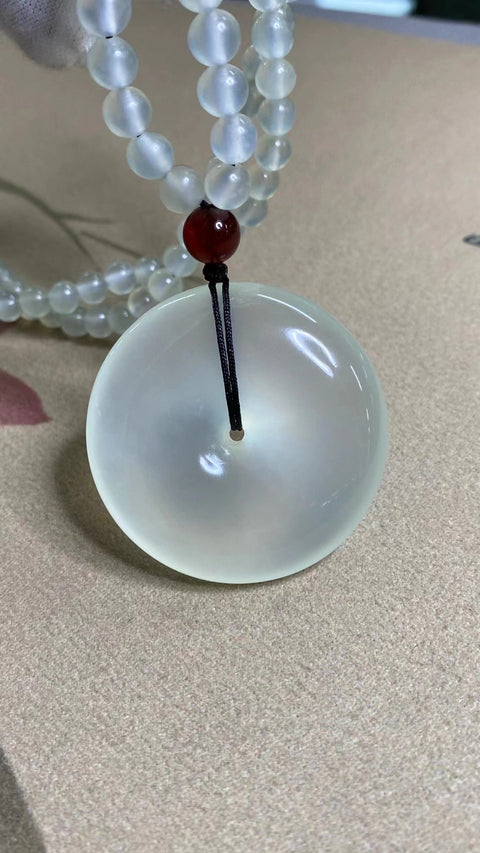 Liontin Gesper Perdamaian Es Giok Cui Giok Alami Ukuran 45,3 * 12mm Giok bersih dan baik-baik saja Termasuk pajak pengiriman.