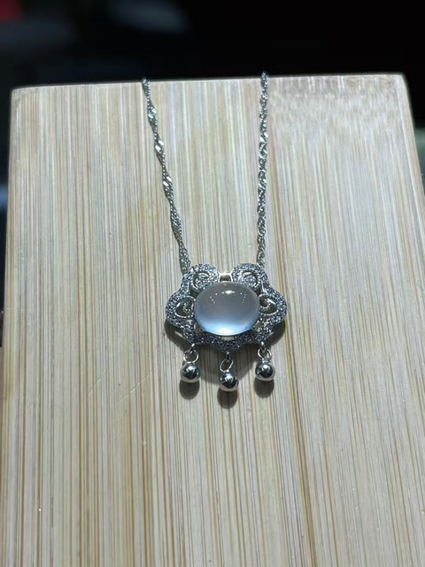 Kalung Giok Alami 925 Pengaturan Perak Ukuran 10 * 8mm Giok bersih, halus dan hangat, gaya yang indah.