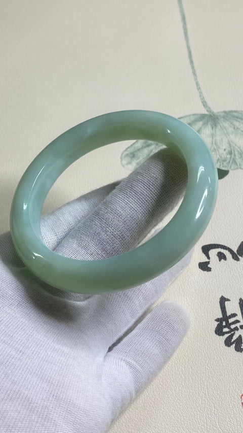 Gelang Air Biru Giok Cui Cui Halus Ukuran 57-59mm Ukuran 58.3mm Lebar Samping 12.2mm Batu giok terjadi secara alami Pola acak termasuk pajak pengiriman