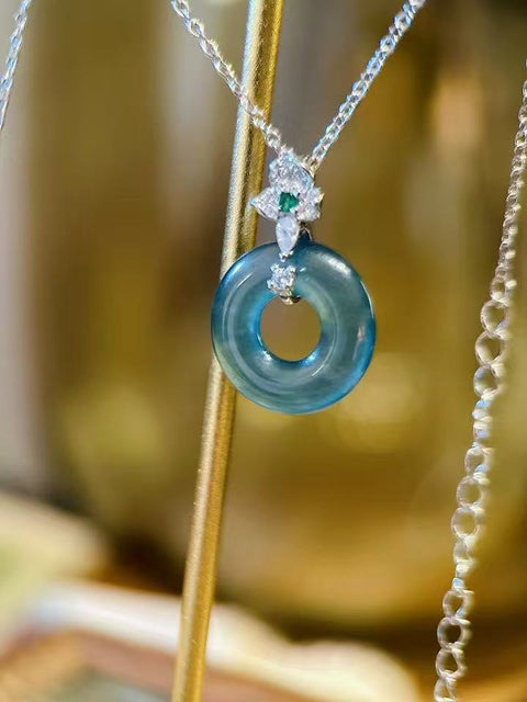Air biru alami Kalung kancing perdamaian dari batu giok S925 berlapis perak dengan hias emas 18 karat Kapas kepingan salju mengambang transparan Es sudah termasuk pajak pengiriman