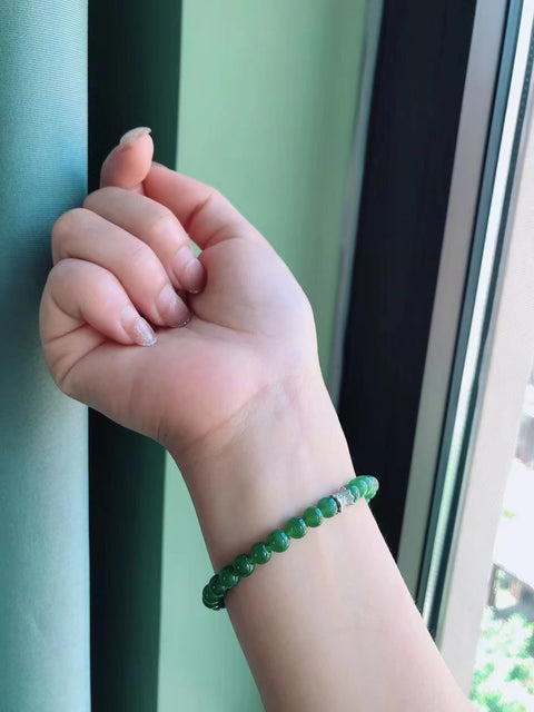 Gelang Jasper Alami dengan Giok Perak 925 yang bersih, halus dan hangat Ukuran 6mm Sudah termasuk ongkos kirim dan pajak.