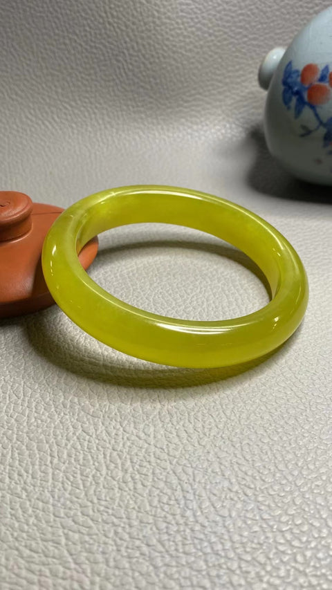 Gelang Bunga Emas Giok Cui Giok Alami Ukuran 58-60mm Ukuran 59.6mm Lebar Samping 12.4mm Giok ini semuanya terjadi secara alami Pola ini acak termasuk pajak pengiriman.