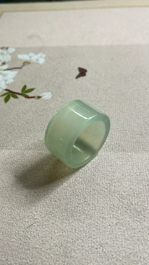 Pemicu Zaman Es Giok Cui Giok Alami Ukuran 22 * 15mm Giok baik-baik saja dan hangat, gaya yang indah, sudah termasuk pajak pengiriman.
