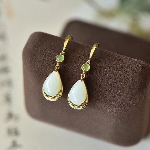 2877-2 Anting Jatuhkan Giok Hetian Alami Ukuran 8 * 12mm Giok halus dan hangat, dan gayanya indah.