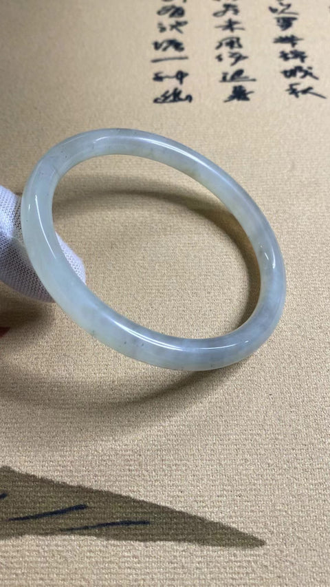 Gelang Gelang Kecantikan Gelang Kecantikan Batu Giok Cui Giok Abu-Abu Ukuran 57-59mm Ukuran 58.4mm Batu giok terjadi secara alami Pola acak termasuk pajak pengiriman