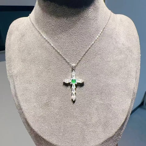 Kalung Salib Giok Guatemala alami yang terbuat dari batu giok perak 925 ukuran 5mm Ukuran keseluruhan 38 * 21mm Gaya sangat indah dan ringkas; Sudah termasuk ongkos kirim dan pajak.