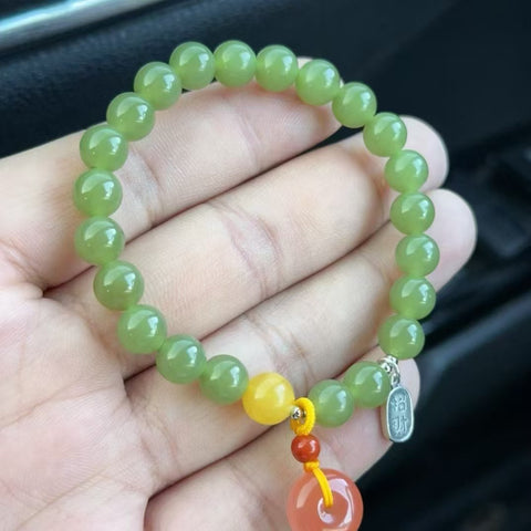 Gelang Giok Hetian Alami Warna hijau kekuningan Kualitas sempurna Ukuran 8mm Giok halus dan hangat Gaya yang indah sudah termasuk pajak pengiriman.