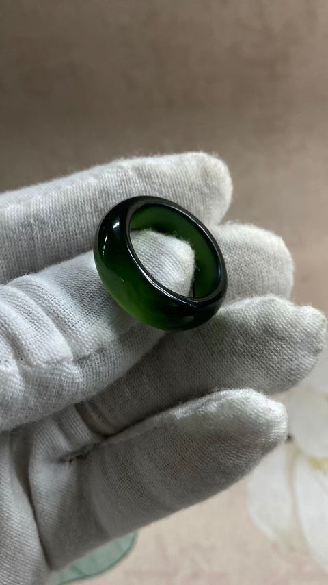 Cincin: Cincin giok hijau penuh giok Xiuyan yang indah, ukuran: 20mm, termasuk ongkos kirim dan pajak