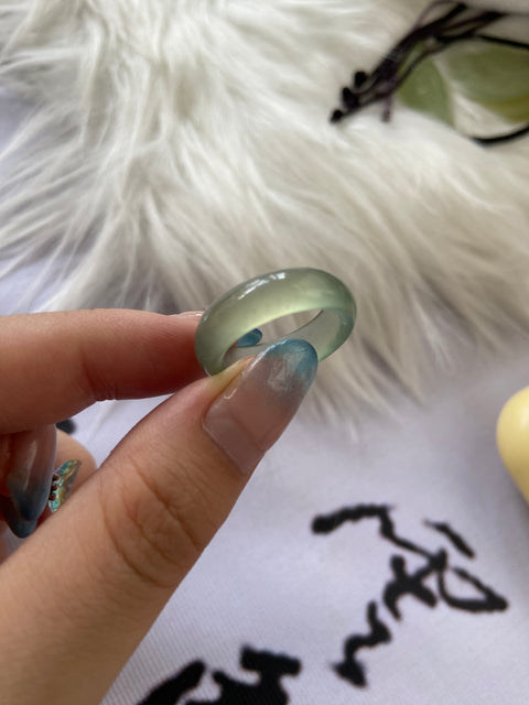 Cincin Pelek Lebar Giok Cui Giok alami bersih, halus dan hangat Ukuran 17.7mm Harga Mendesis Sudah termasuk ongkos kirim dan pajak.
