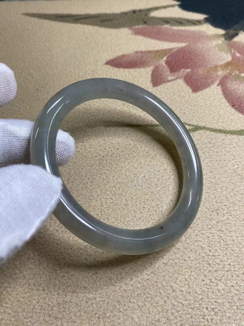 Gelang Giok Cui Alami Ukuran 60-62mm Ukuran 61.5mm Lebar Sisi 9.1mm Giok terjadi secara alami Pola acak Termasuk pajak pengiriman.