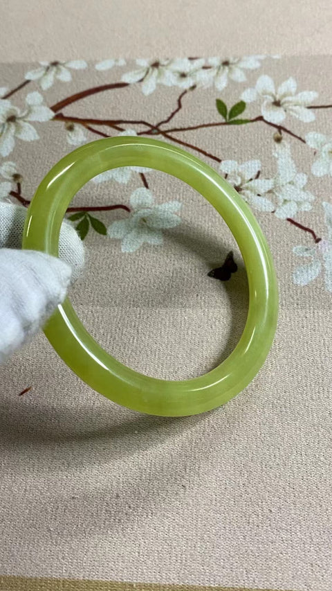 Gelang Bar Kecantikan Giok Giok Emas Kuning Giok Giok Alami Ukuran 56-58mm Ukuran 57.7mm Lebar Sisi 7.2mm Giok semuanya terjadi secara alami Pola acak Pajak Pengiriman Termasuk