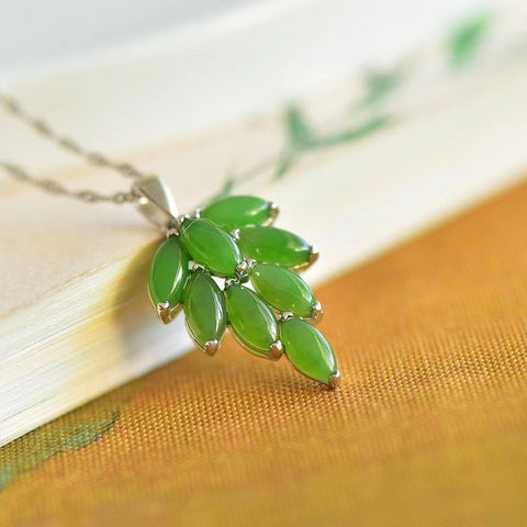 Set Kalung Daun Jasper Alami dari Perak 925 Model: Giok Bersih, Halus dan Hangat Sudah termasuk pajak pengiriman.
