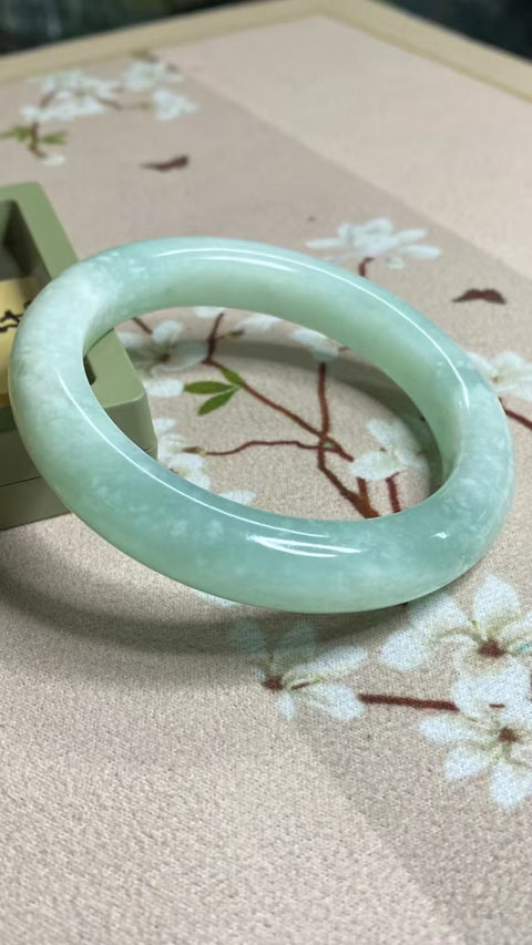 Gelang Gelang Giok Celestite Giok Cui Alami Ukuran 61-63mm Ukuran 62.3mm Lebar Sisi 12.4mm Giok terjadi secara alami Pola acak termasuk Pajak Pengiriman