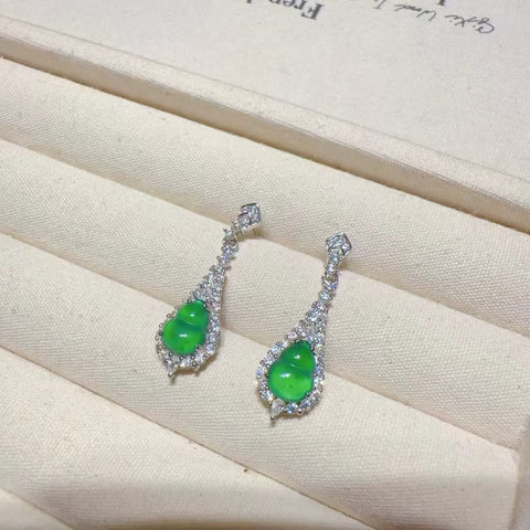 Anting-anting Labu Giok Guatemala Alami yang terbuat dari batu giok perak 925 ukuran 8 * 6mm Ukuran keseluruhan 28mm Gaya sangat indah dan kompak & sudah termasuk pajak pengiriman