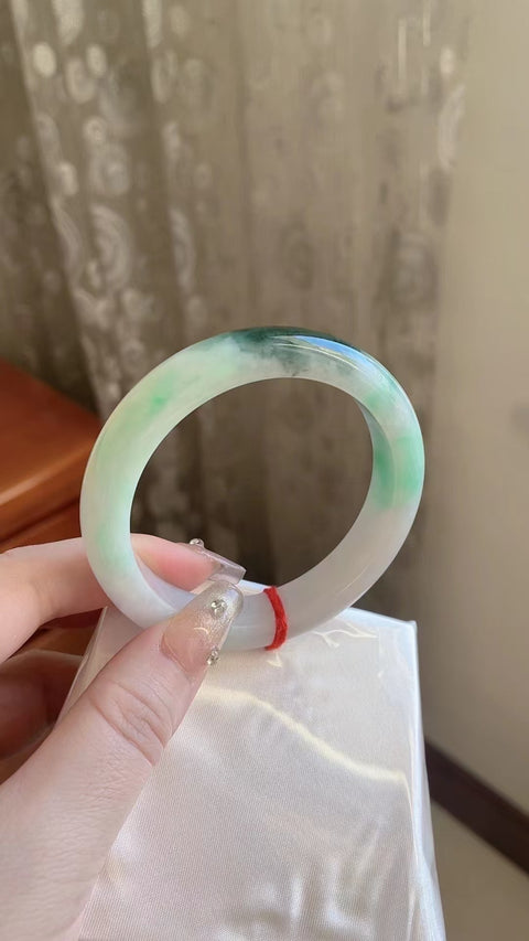 Gelang Semi-Oil Jadeite Alami Gelang Bahan Pit Tua Ukuran 57mm Giok semuanya terjadi secara alami Pola acak termasuk pajak pengiriman