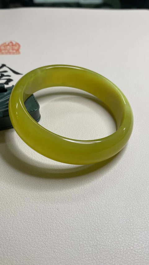 Gelang Bunga Emas Giok Cui Giok Alami Ukuran 58-60mm Ukuran 59.8mm Lebar Sisi 16.9mm Giok semuanya terjadi secara alami Pola acak termasuk pajak pengiriman