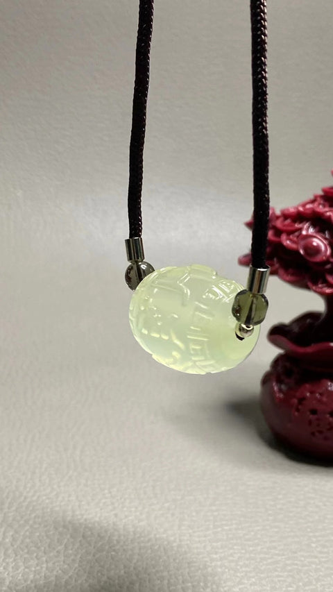 Natural Cui Jade Pathfinder, ukuran 24 * 20mm, termasuk ongkos kirim dan pajak, bersih dan halus.