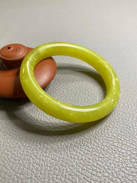 Gelang Bunga Emas Giok Cui Giok Alami Ukuran 52-54mm Ukuran 53.5mm Lebar Sisi 11mm Harga Mendesis Giok adalah semua yang terjadi secara alami Pola acak Termasuk pajak pengiriman.