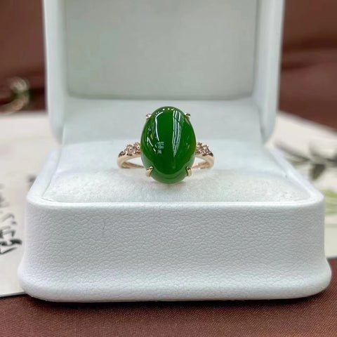 Anting-anting batu giok alami dengan pengaturan emas 18 karat Ukuran 10 * 14mm Ukuran lingkaran 14 Lingkaran dapat diubah Pengiriman dan pajak sudah termasuk.
