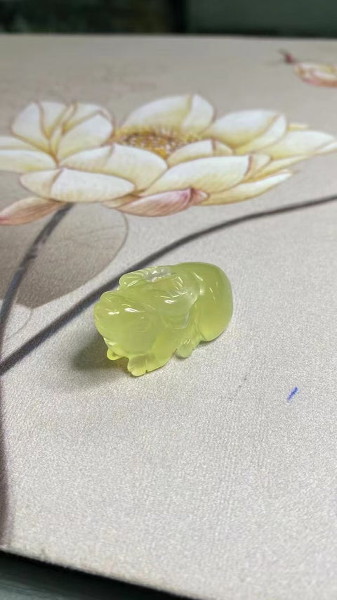 Liontin Giok Giok Cui Fine Cui Ukuran 40 * 21mm Giok yang bersih, halus dan hangat, diukir dengan tangan, sudah termasuk ongkos kirim dan pajak.