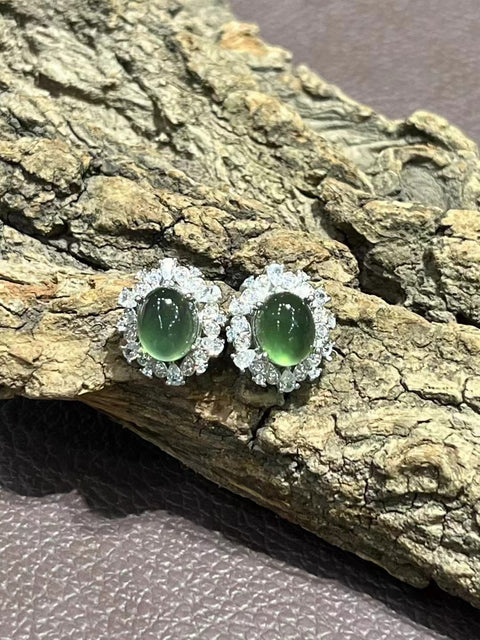 Anting Giok Alami Giok bersih, halus dan hangat Ukuran 10 * 8mm terbuat dari 925 perak Termasuk pajak pengiriman.