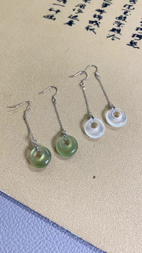Anting Giok Giok Alami Kesejahteraan dari 925 Perak Ukuran 15,5 mm Giok bersih, halus dan hangat, gaya yang indah, sudah termasuk pajak pengiriman.
