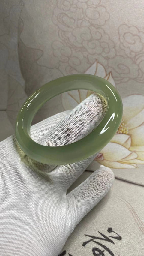 Gelang Giok Cui Alami Es Tembus Air Tembus Ukuran 57-59mm Ukuran 58.2mm Lebar Sisi 12.6mm & nbsp;Giok terjadi secara alami Pola acak Termasuk Pajak Pengiriman