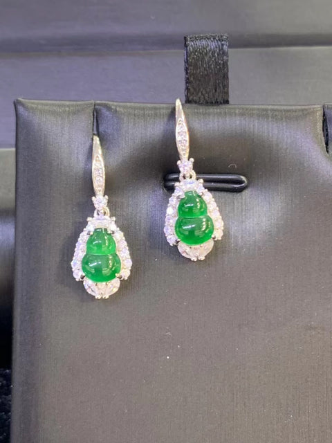 Anting-anting Labu Giok Guatemala Alami Ukuran 6 * 8mm, terbuat dari giok halus perak 925. Sudah termasuk pajak pengiriman.