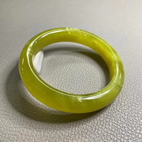 Gelang Bunga Emas Giok Cui Giok Alami Ukuran 61-63mm Ukuran 62.3mm Lebar Sisi 13.3mm Giok adalah semua yang terjadi secara alami Pola acak Termasuk Pajak Pengiriman