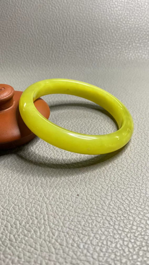 Gelang Bunga Emas Kuning Alami Ukuran 54-56mm Ukuran 55.3mm Lebar Sisi 11.2mm Batu Giok adalah semua Pola Bunga yang muncul secara alami Acak Sudah termasuk pajak pengiriman.