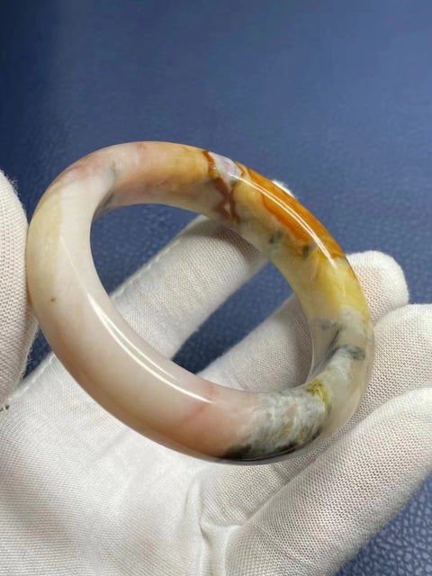 Gelang Giok Batu Giok Bunga Cui Giok Alami Ukuran 53-55mm Lebar Sisi 14.5mm Batu giok terbentuk secara alami dan polanya acak Sudah termasuk ongkos kirim dan pajak.