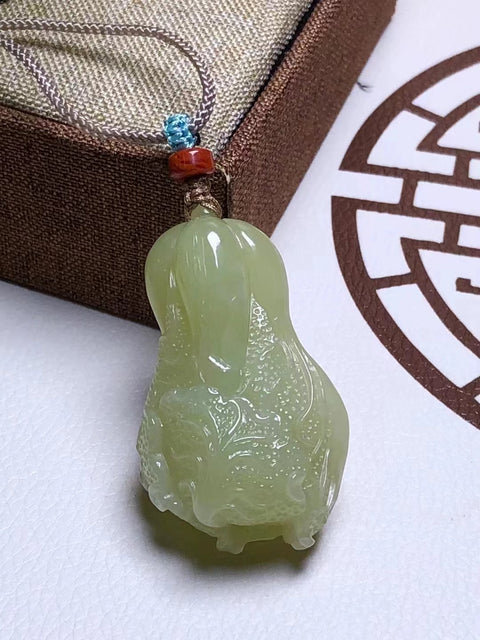 Giok Giok Kubis Berukir Hetian Jade Alami Giok bersih, halus dan hangat Ukuran 51 * 31 * 22mm Pengiriman dan pajak sudah termasuk.