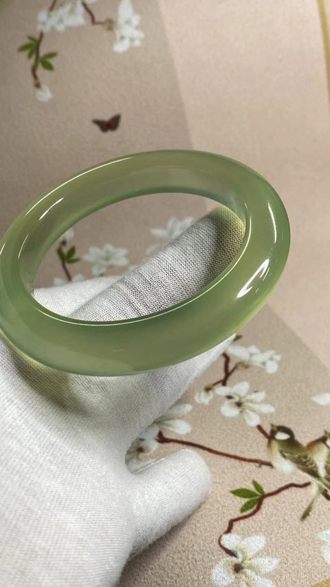 Gelang Hijau Es Giok Cui Giok Alami Ukuran 59-61mm Ukuran 60.3mm Lebar Sisi 12.5mm Giok terjadi secara alami Pola acak termasuk pajak pengiriman