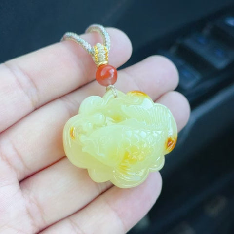 Liontin Ikan Lilin Lebah Alami Ukuran 43 * 19.2mm Berat Bersih 13.66g Gaya yang bagus, tekstur halus dan kehangatan.