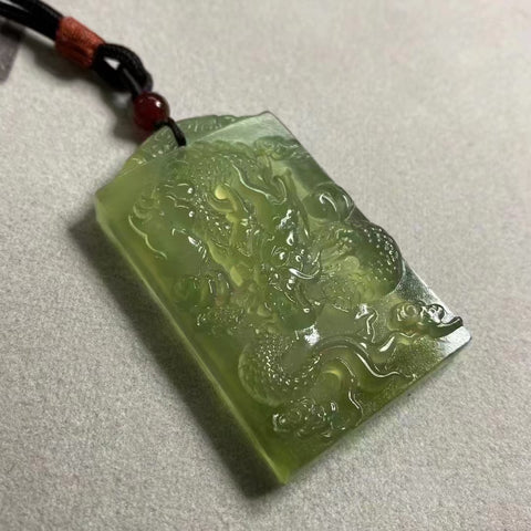 Giok Cui Jade Alami Liontin Naga Hijau Penuh Giok bersih, halus dan hangat Ukuran 54 * 35mm Pengiriman dan pajak sudah termasuk.