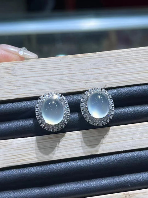 Anting-Anting Es Batu Giok Cui Alami dari 925 Perak Ukuran 10 * 8mm Gaya: Giok Bersih, Halus dan Hangat Sudah termasuk ongkos kirim dan pajak.