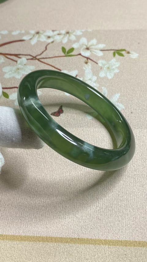 Gelang Gelang Cui Jade Tsingti Milkcap Ukuran 57-59mm Ukuran 58.1mm Lebar Sisi 11.5mm Batu giok terjadi secara alami Pola acak termasuk pajak pengiriman