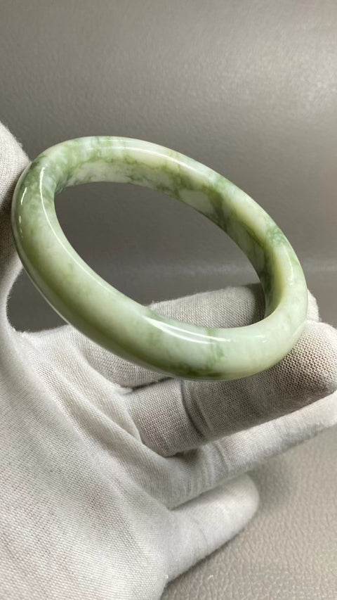 Gelang Cui Giok Minyak Cui Alami Ukuran 59-61mm Ukuran 60.5mm Lebar Sisi 12.6mm Giok terjadi secara alami Pola acak termasuk pajak pengiriman