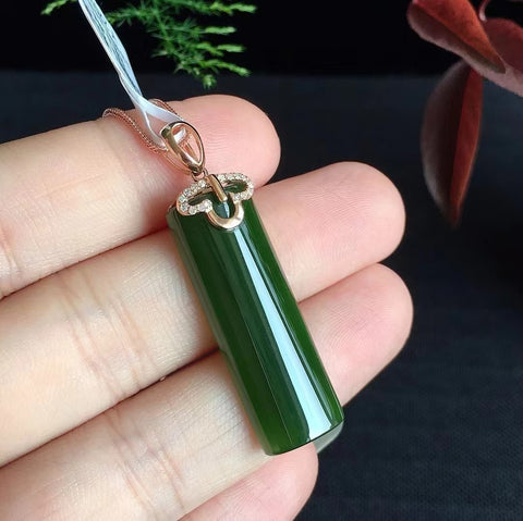 Kalung Jasper Alami 18k Rose Gold Setting Giok bersih, halus dan hangat Ukuran 35 * 12 * 5mm Giok bersih, halus dan hangat Sudah termasuk ongkos kirim dan pajak.
