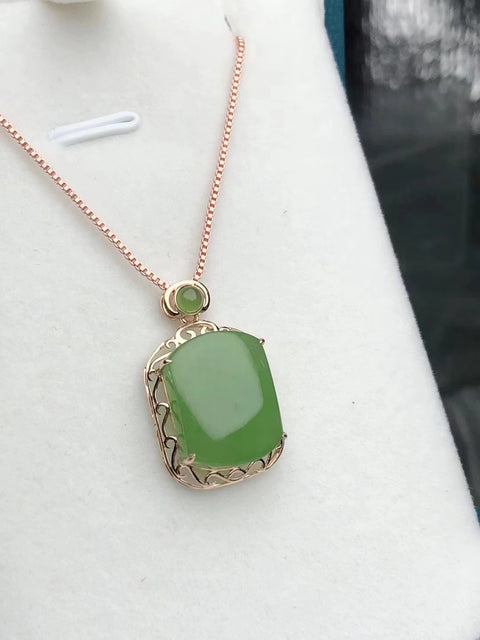 Pengaturan Emas 18k Natural Hetian Jade Apple Green Ukuran 14.6 * 11 * 4mm Gaya Sederhana dan elegan Termasuk ongkos kirim dan pajak.