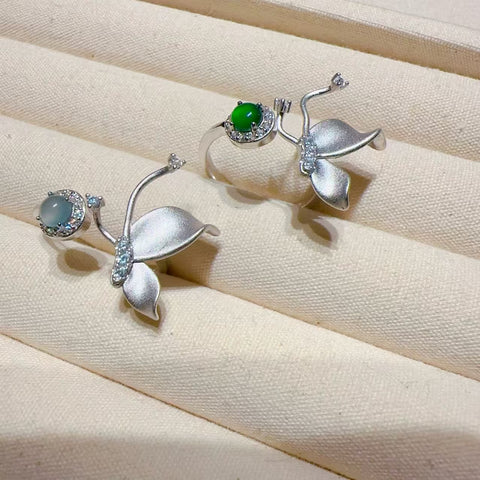 Set Cincin Kupu-kupu Jadeite Alami dari 925 Perak Ukuran 4mm Giok halus dan hangat, gaya yang indah, sudah termasuk pajak pengiriman.