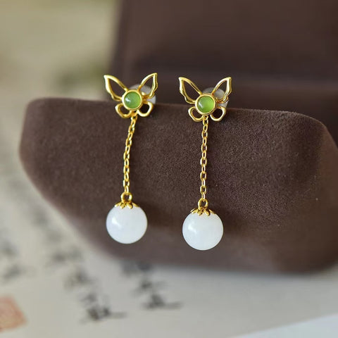 2876-2 Anting Kupu-kupu Giok Hetian Giok Alami Ukuran 8 * 8mm Giok baik-baik saja dan hangat, gaya yang indah sudah termasuk pajak pengiriman.