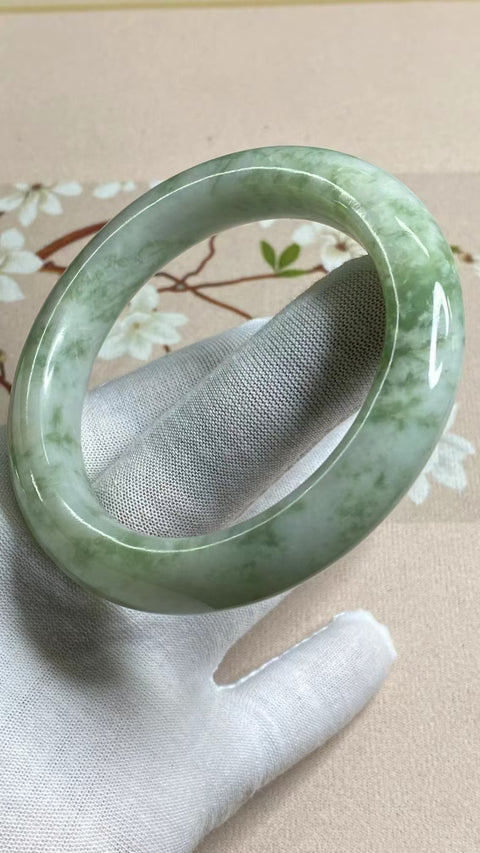 Gelang Cui Giok Minyak Cui Alami Ukuran 59-61mm Ukuran 60.2mm Lebar Sisi 12.8mm Giok terjadi secara alami Pola acak termasuk pajak pengiriman
