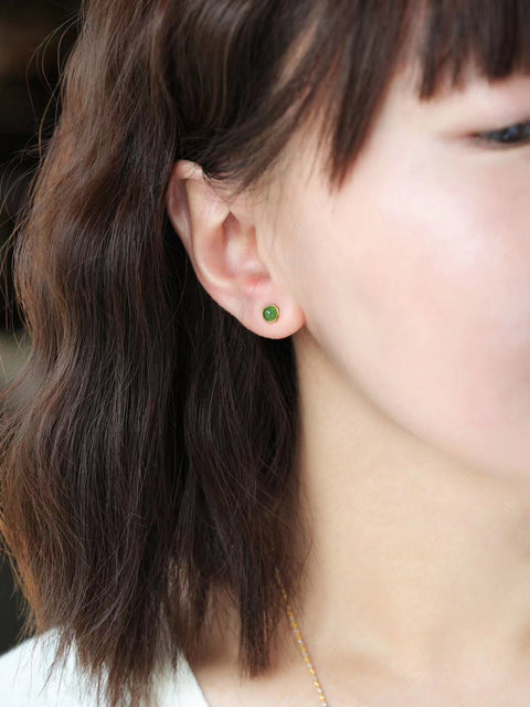 Ditetapkan dalam 925 rose silver Gaya klasik dan serbaguna 💃 Ukuran batu giok: permukaan telur 6mm 🍀 Kualitas air yang luar biasa dan warna yang indah (➕kotak kado yang cantik 🎁) Sudah termasuk pajak pengiriman.