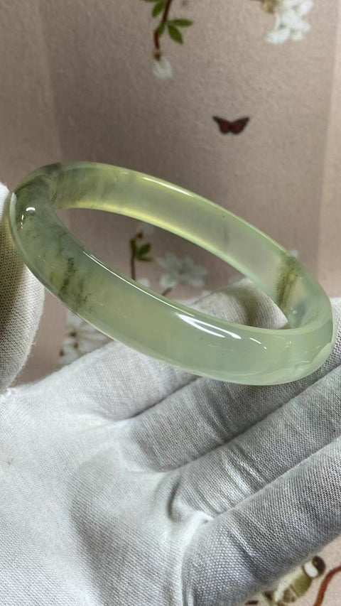 Gelang Lukisan Warna Musim Semi Giok Cui Giok Alami Ukuran 65-67mm Ukuran 66.6mm Lebar Sisi 12.7mm Giok semuanya terjadi secara alami Pola acak Termasuk Pajak Pengiriman