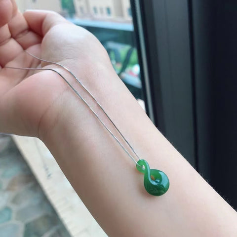 Kalung Jepitan Jasper Alami 8 Jepitan Dua jenis rantai perak 925 tersedia & nbsp; Giok bersih dan halus serta hangat Ukuran 12 * 17mm Sudah termasuk pajak pengiriman.