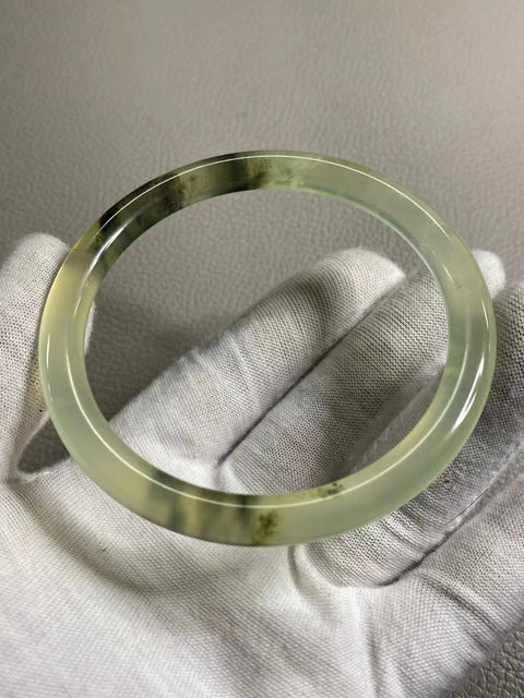 Gelang Lukisan Pemandangan Es Es Hijau Cui Jade Alami Ukuran 63-65mm Ukuran 64.5mm Lebar Sisi 7.5mm Giok adalah semua yang terjadi secara alami Pola acak Termasuk pajak pengiriman.